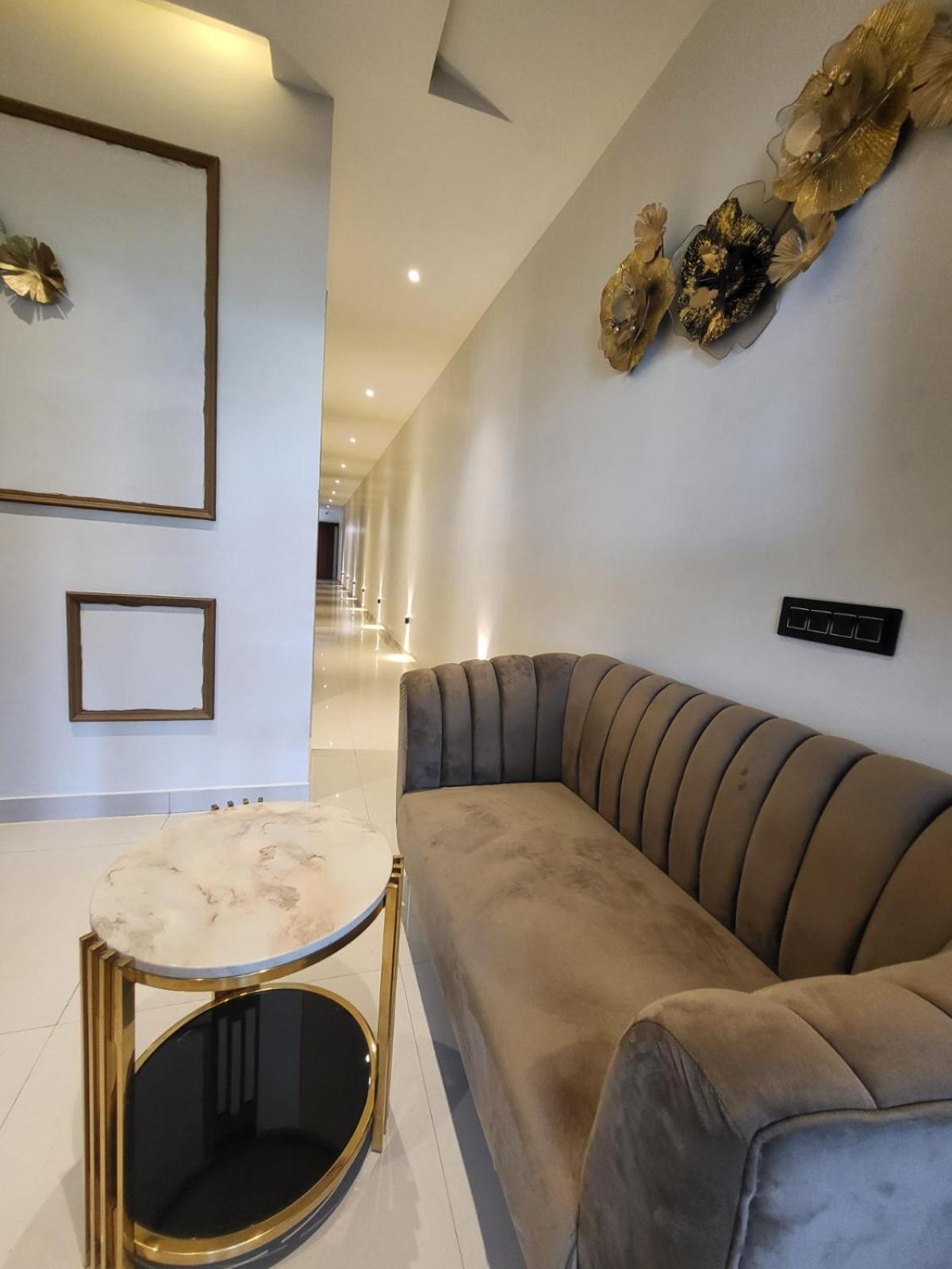 Shehnai Hotel And Banquet Hisar Екстер'єр фото