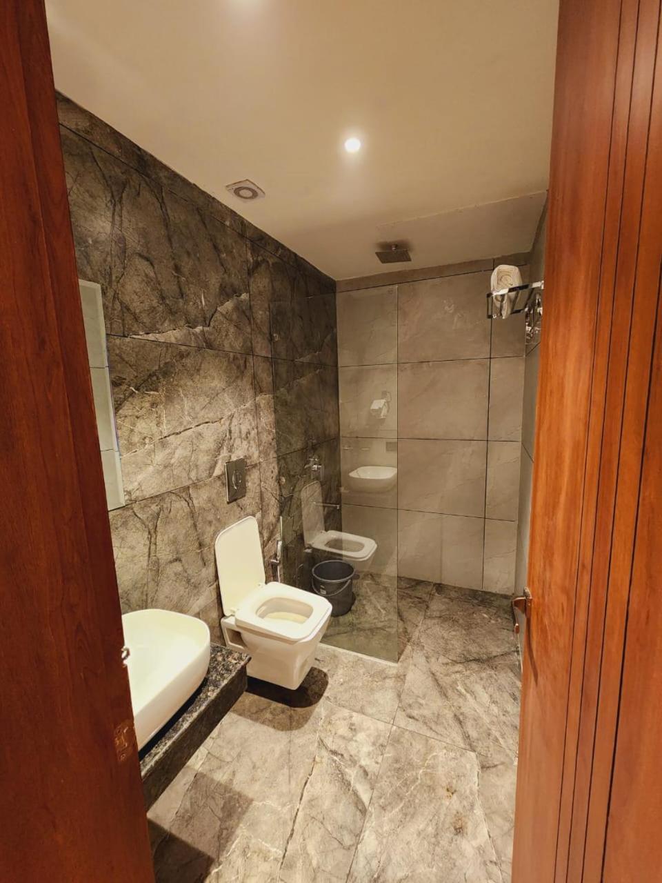 Shehnai Hotel And Banquet Hisar Екстер'єр фото